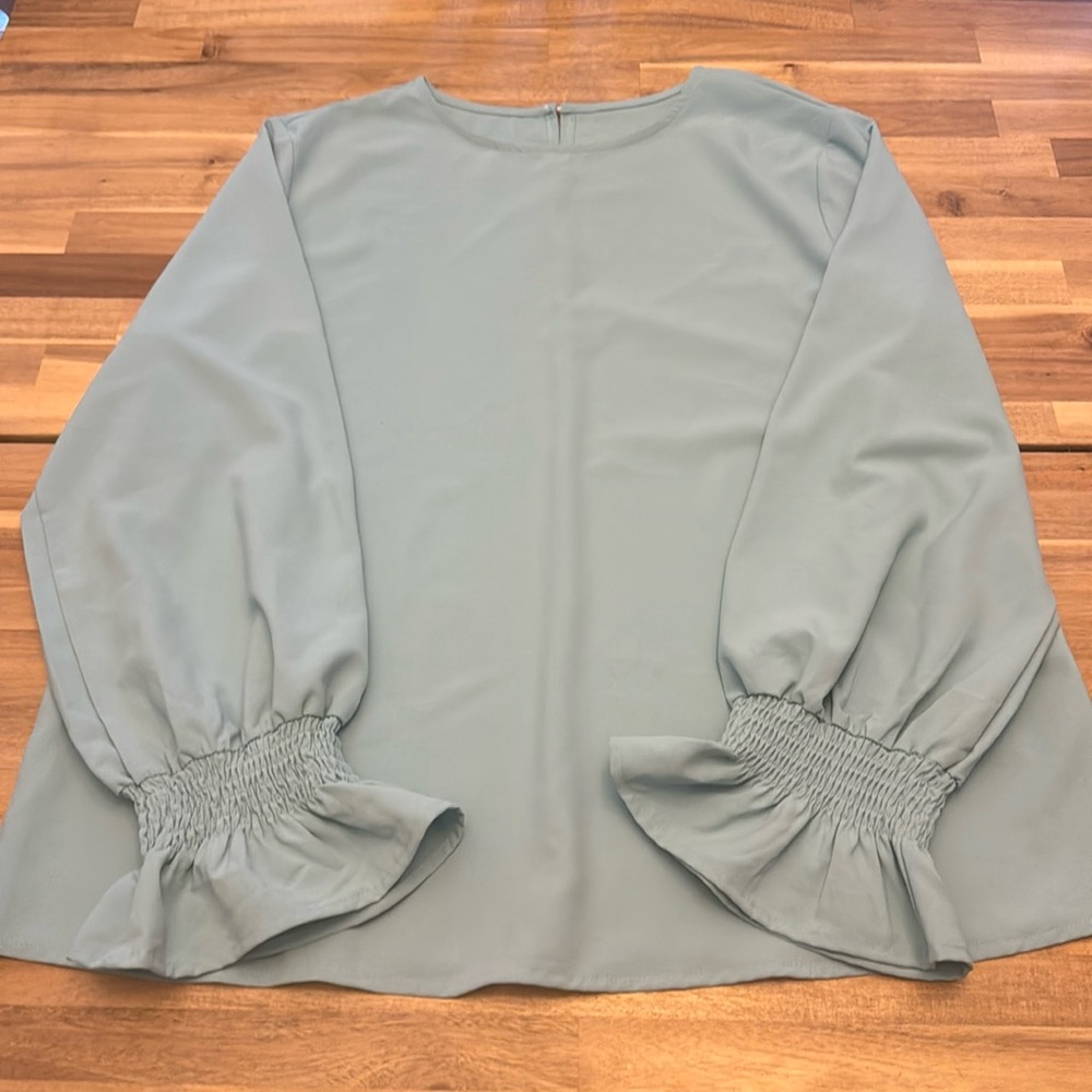Amazon Women’s Stretchy Puffy Sleeve Blouse - Size XL